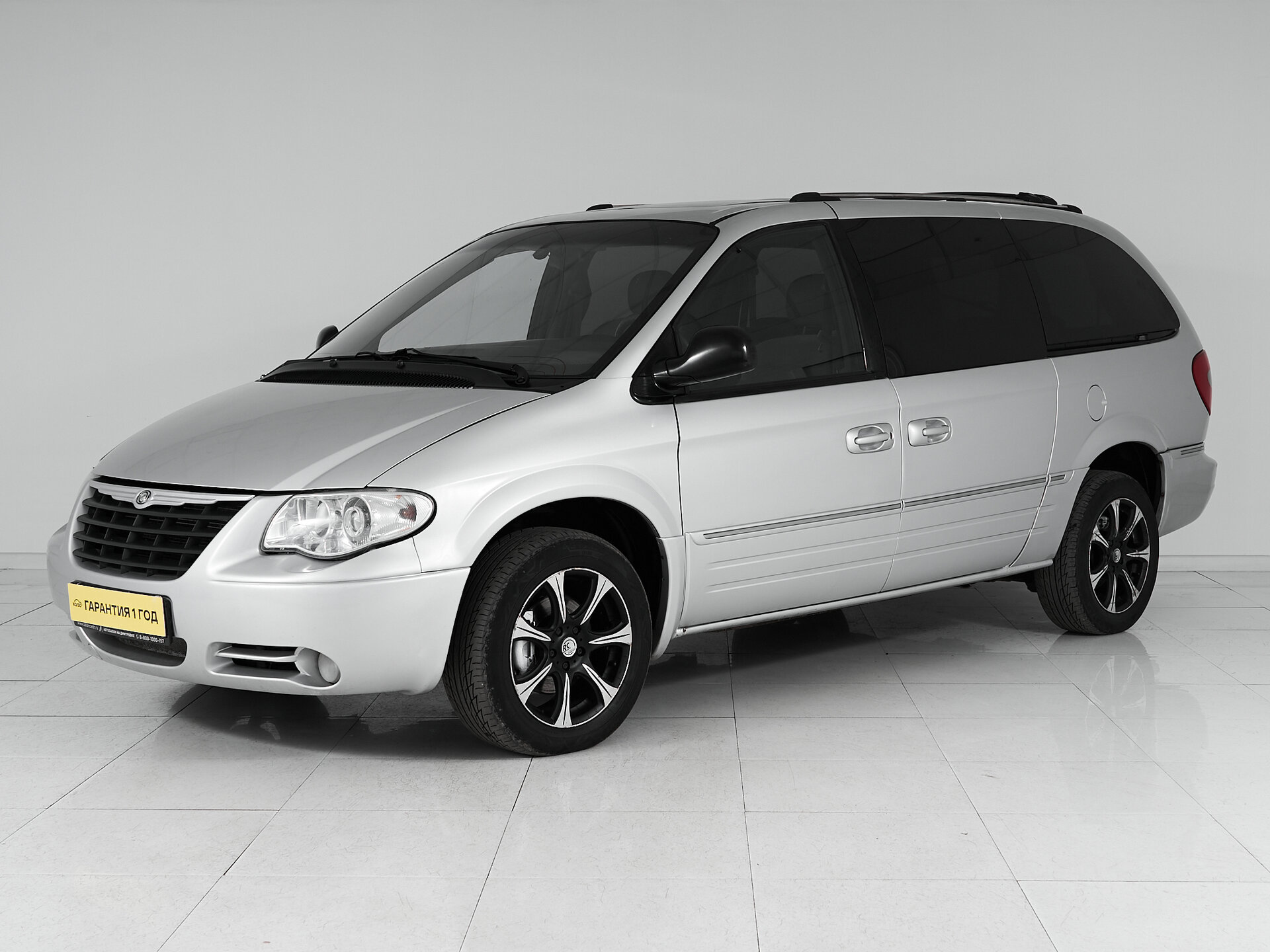 Chrysler Town & Country, IV Рестайлинг 2004  фото