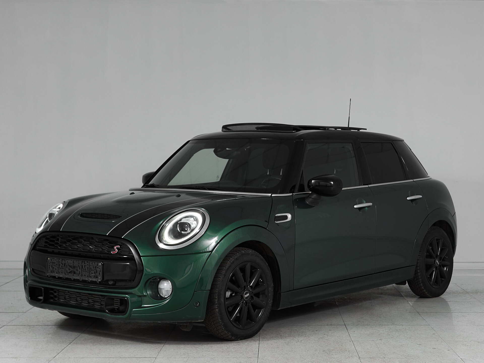 MINI Hatch, III (F55/F56) Рестайлинг 2019 Cooper фото