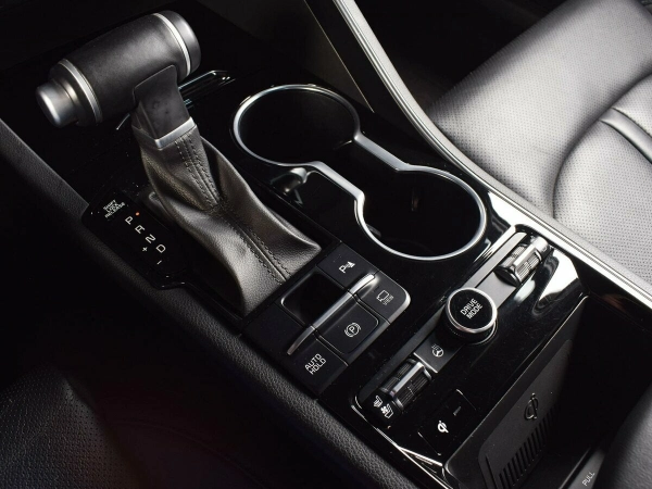 Kia K5, III фото №8