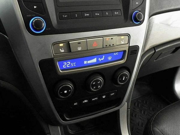 Geely Emgrand X7, I фото №8