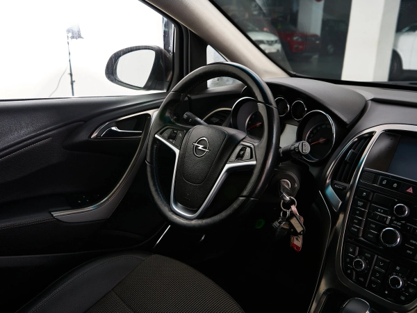 Opel Astra, J Рестайлинг фото №8