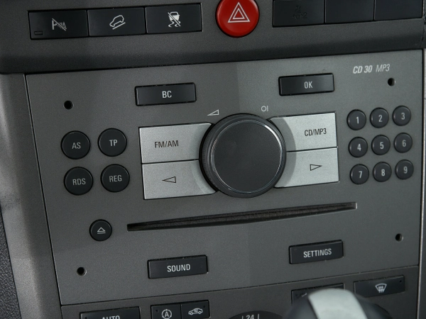 Opel Antara, I фото №16
