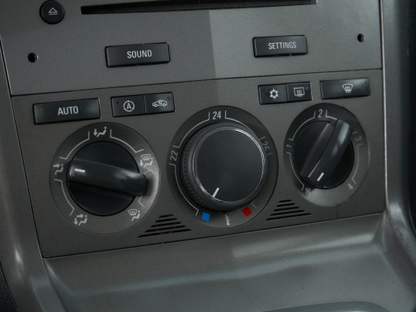 Opel Antara, I фото №17