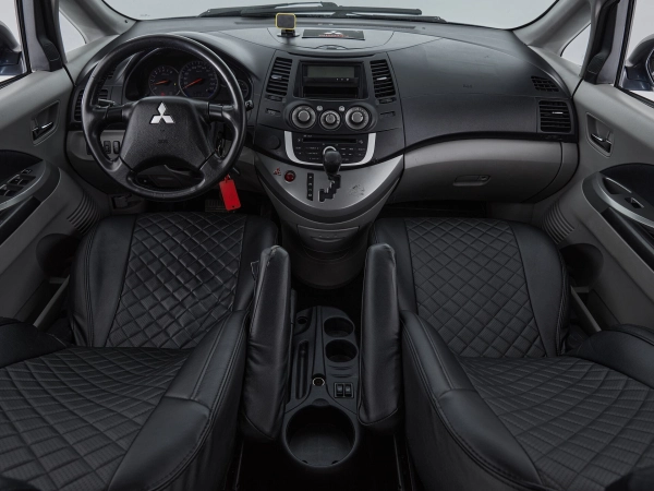 Mitsubishi Grandis, I фото №7