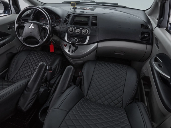 Mitsubishi Grandis, I фото №9