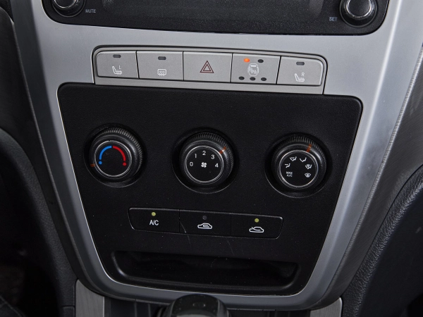 Geely Emgrand X7, I фото №14