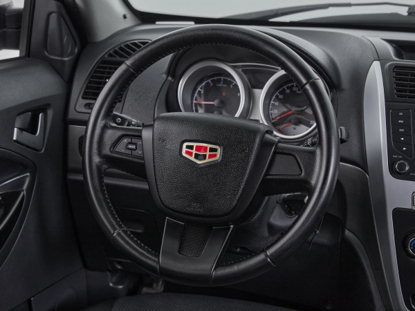 Geely Emgrand X7, I фото №16