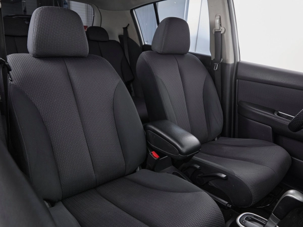 Nissan Tiida, I фото №12