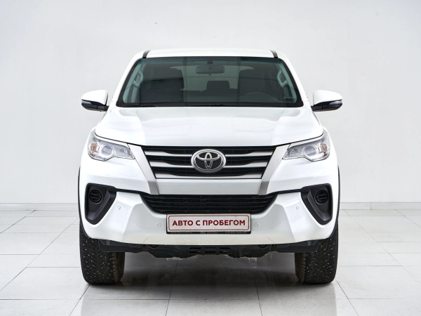 Toyota Fortuner, II фото №2