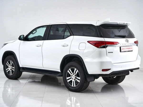Toyota Fortuner, II фото №4