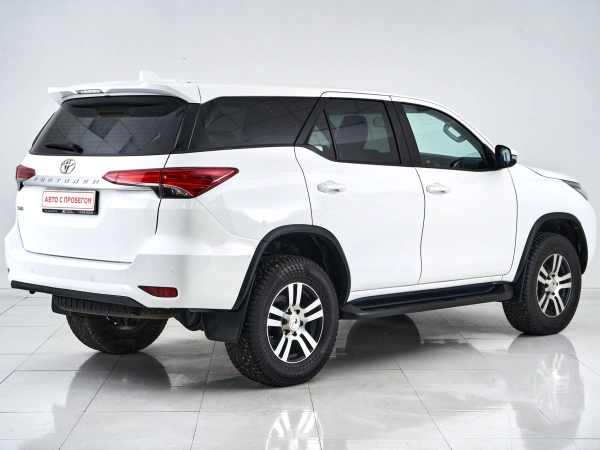 Toyota Fortuner, II фото №5
