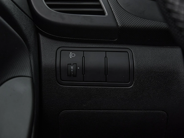 Hyundai Solaris, I фото №14