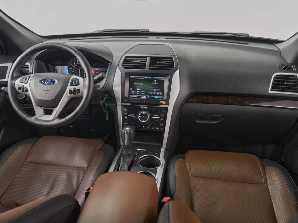 Ford Explorer, V фото №10