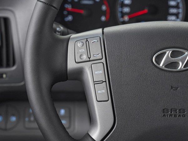 Hyundai H-1, II Рестайлинг фото №11