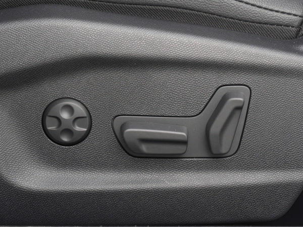Peugeot 408, III фото №16