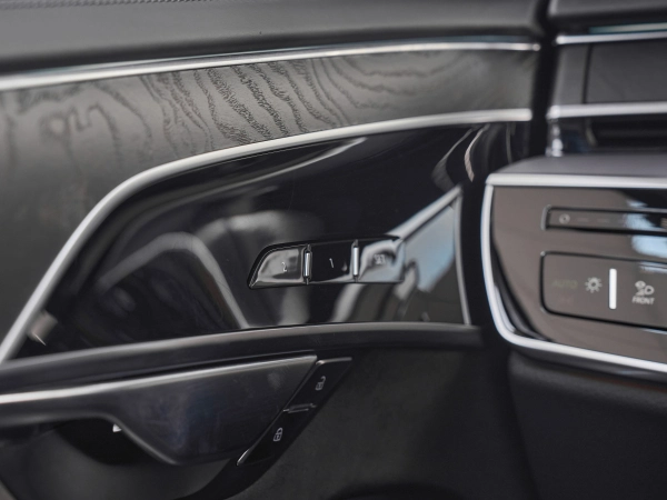 Audi A8, IV (D5) фото №16