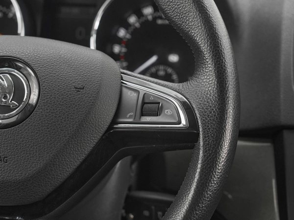 Skoda Yeti, I Рестайлинг фото №12