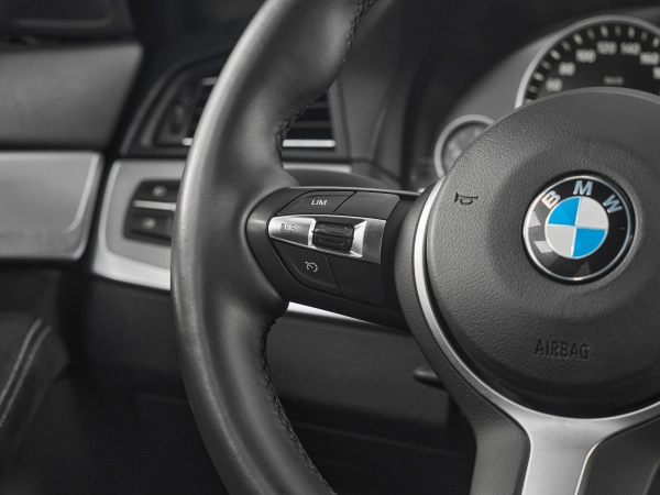BMW 5 серии, VI (F10/F11/F07) Рестайлинг фото №11