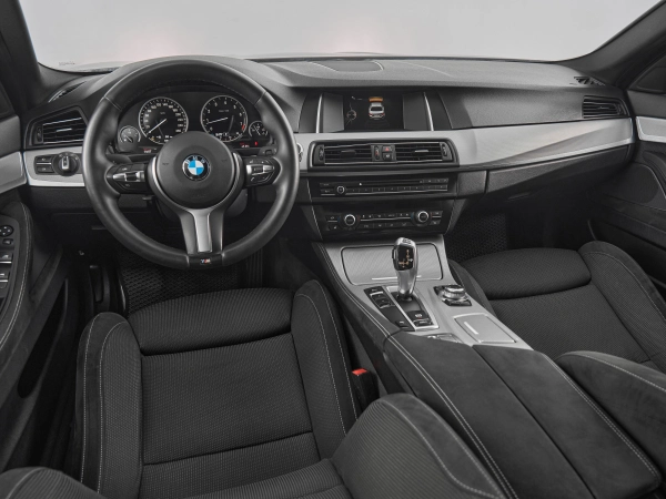 BMW 5 серии, VI (F10/F11/F07) Рестайлинг фото №7