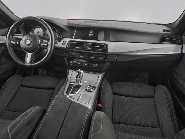 BMW 5 серии, VI (F10/F11/F07) Рестайлинг фото №9