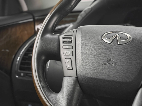 Infiniti QX56, II фото №12
