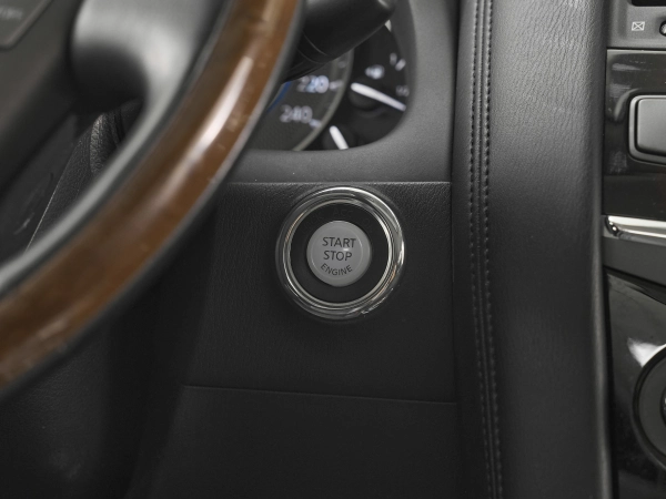 Infiniti QX56, II фото №14