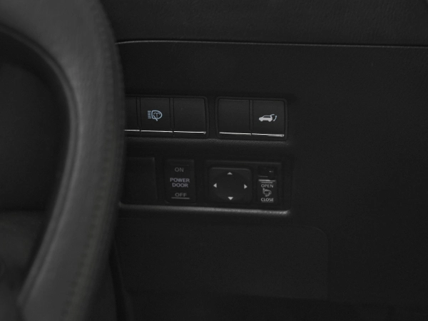 Infiniti QX56, II фото №16