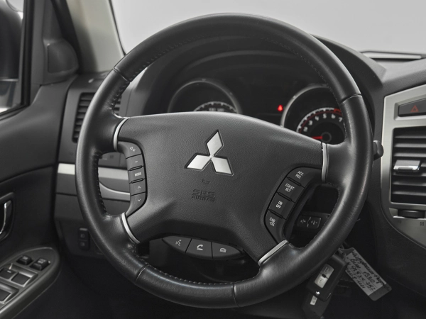 Mitsubishi Pajero, IV Рестайлинг 2 фото №10