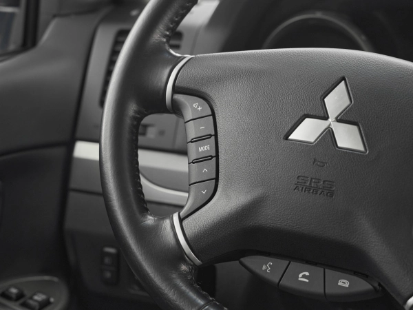 Mitsubishi Pajero, IV Рестайлинг 2 фото №11