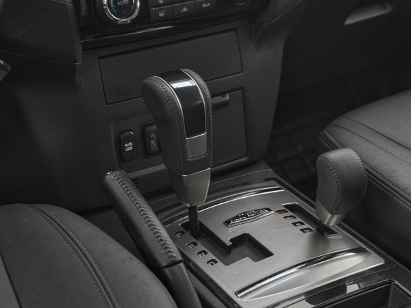 Mitsubishi Pajero, IV Рестайлинг 2 фото №15
