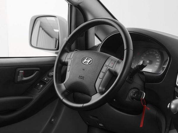 Hyundai H-1, II Рестайлинг фото №10