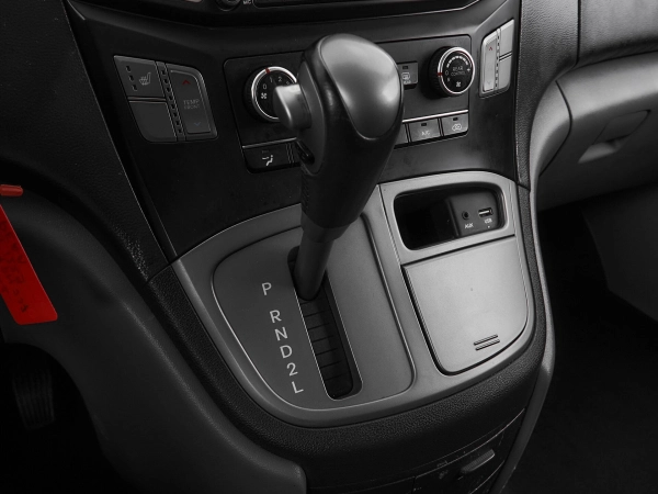 Hyundai H-1, II Рестайлинг фото №16