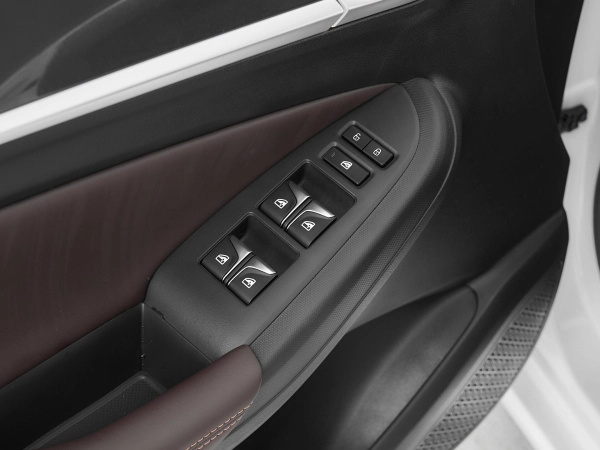 Changan Eado Plus, I фото №13