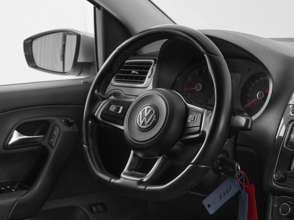 Volkswagen Polo, V Рестайлинг фото №10