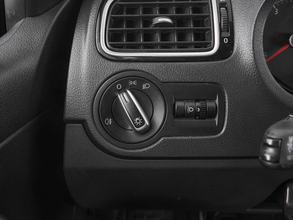 Volkswagen Polo, V Рестайлинг фото №14
