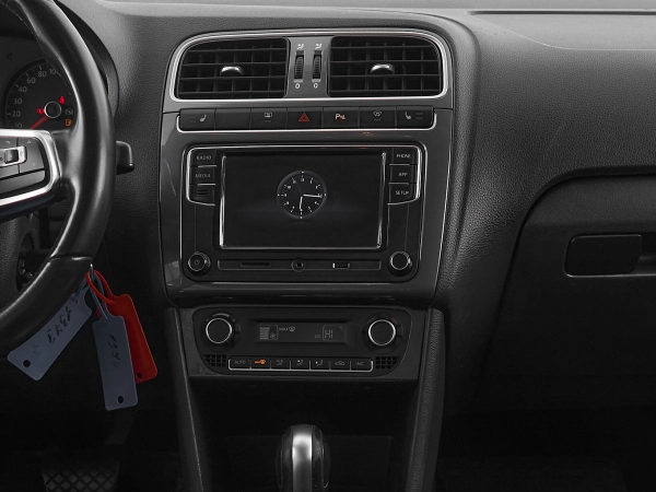 Volkswagen Polo, V Рестайлинг фото №15