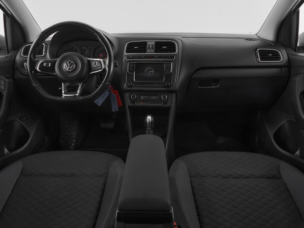 Volkswagen Polo, V Рестайлинг фото №8
