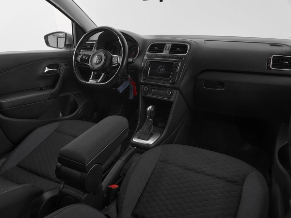 Volkswagen Polo, V Рестайлинг фото №9