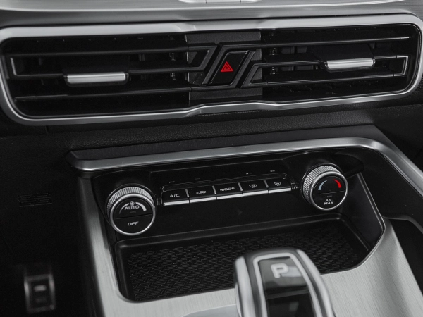 Geely Coolray, I фото №17