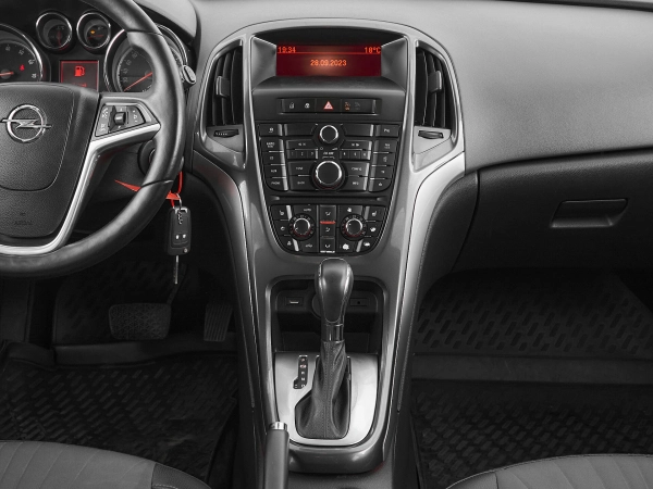 Opel Astra, J Рестайлинг фото №15