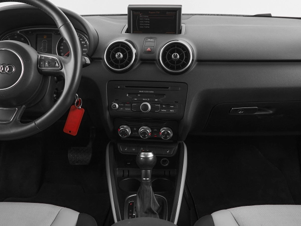 Audi A1, I (8X) фото №12