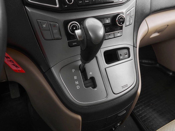 Hyundai H-1, II Рестайлинг фото №16