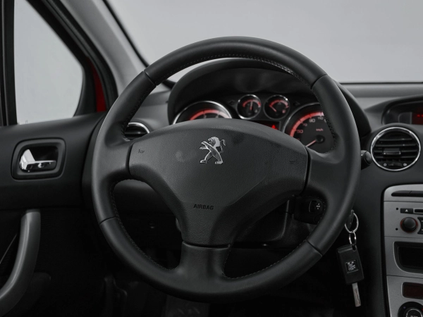 Peugeot 308, I Рестайлинг фото №10