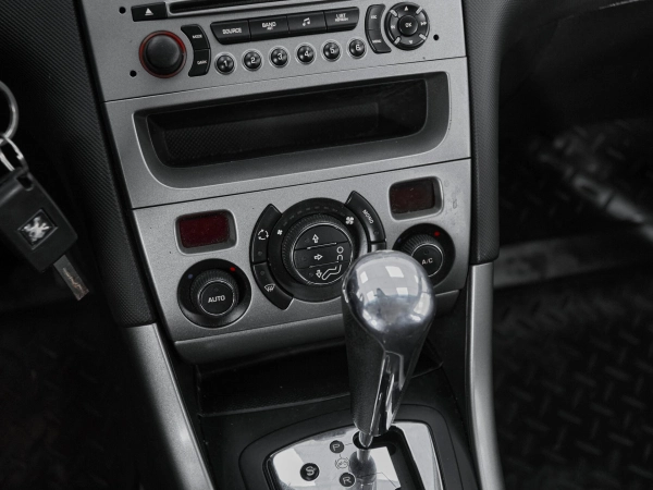 Peugeot 308, I Рестайлинг фото №14