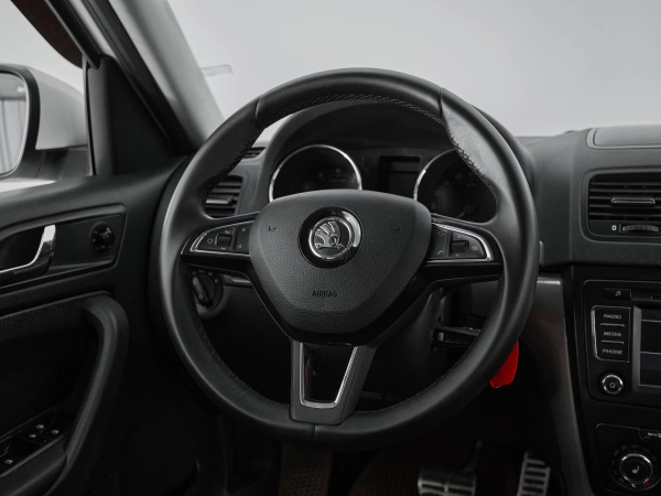 Skoda Yeti, I Рестайлинг фото №9