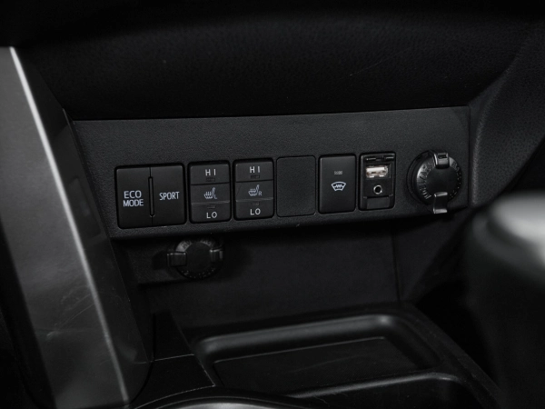 Toyota RAV4, IV (XA40) Рестайлинг фото №18