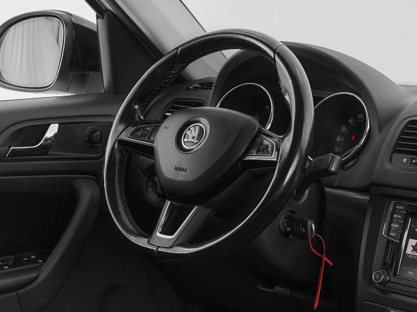 Skoda Yeti, I Рестайлинг фото №10