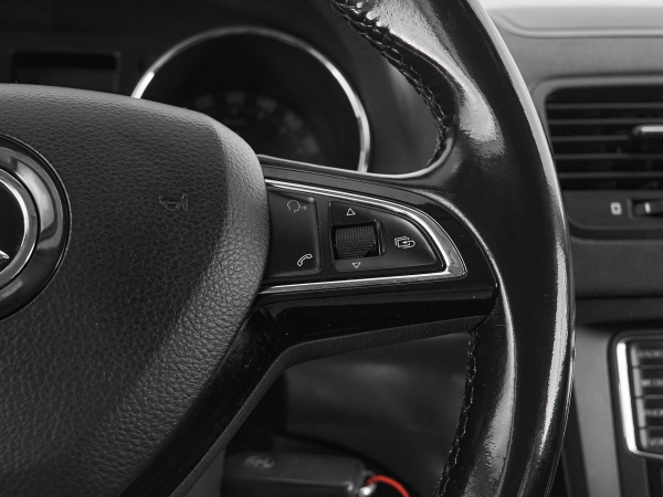 Skoda Yeti, I Рестайлинг фото №12
