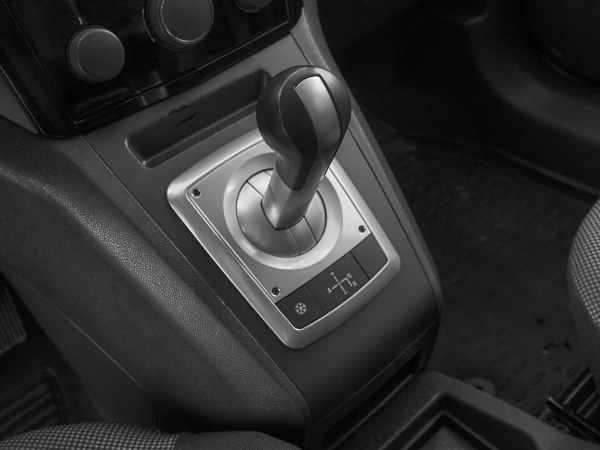 Opel Zafira, B Рестайлинг фото №15
