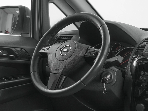 Opel Zafira, B Рестайлинг фото №8